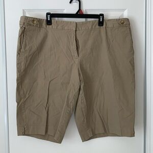 George woman’s shorts, size 24W, 98% Cotton, 2% Spandex, Urban khaki.